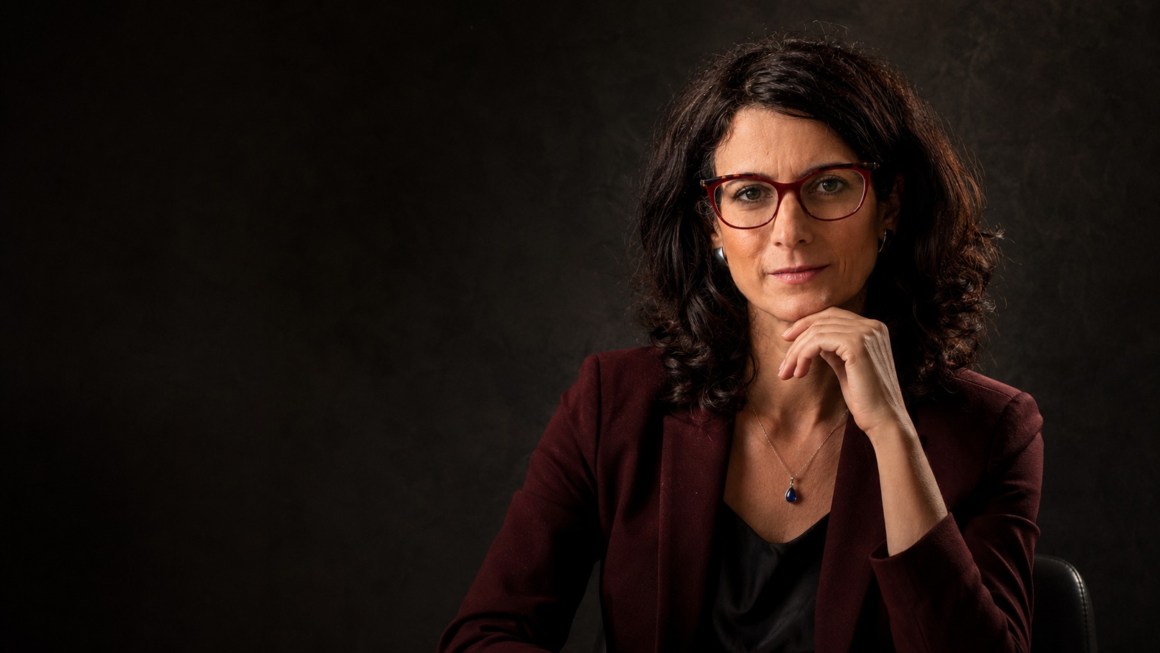 Cris Campos, hipnoterapeuta com formação OMNI